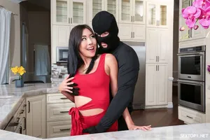 Bắn tinh như tuyết vào mồm em đào mập địt