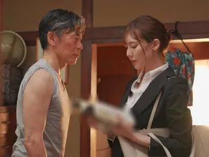 Cô gái nhà bên trong sáng đang tới! Khuôn mặt trong sáng với hai bím tóc đuôi ngựa! Tôi đã quan hệ tình dục với bạn trai của tôi trong phòng khách sạn, và tôi đã chủ động cưỡi anh ấy và rên rỉ