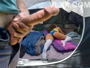 [Không kiểm duyệt] Một cô gái tuyệt đẹp với mái tóc vàng óng gợn sóng! Đồng phục tiếp viên hàng không kèm tất đen hở đáy! Kéo quần lót ngọc trai ra và quan hệ, các tư thế khác nhau thay phiên nhau xuất ra, âm hộ không có lông ướt đẫm