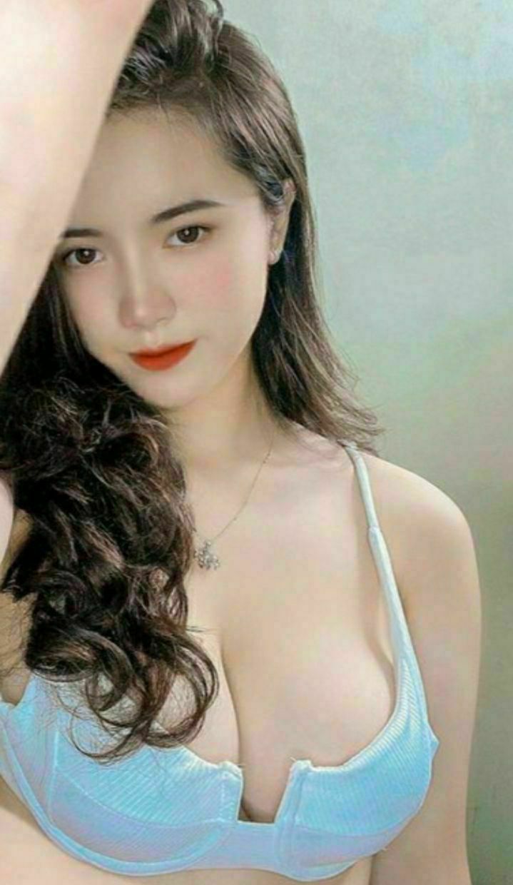 em chỉ đút 1cm thôi xxx